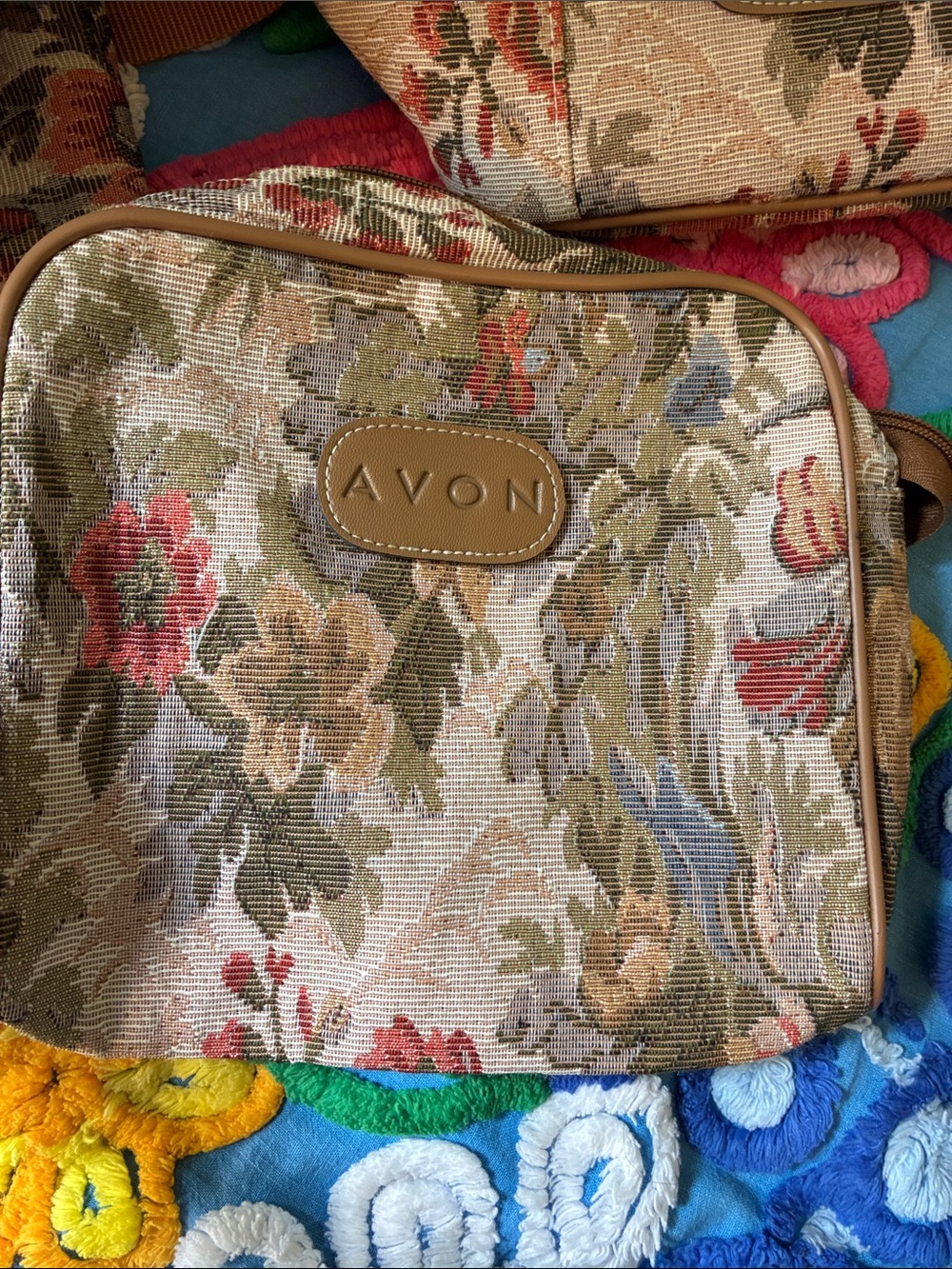 Vintage Avon Floral Tapestry 4 Piece Travel bag set Like New - Picture 10 of 10